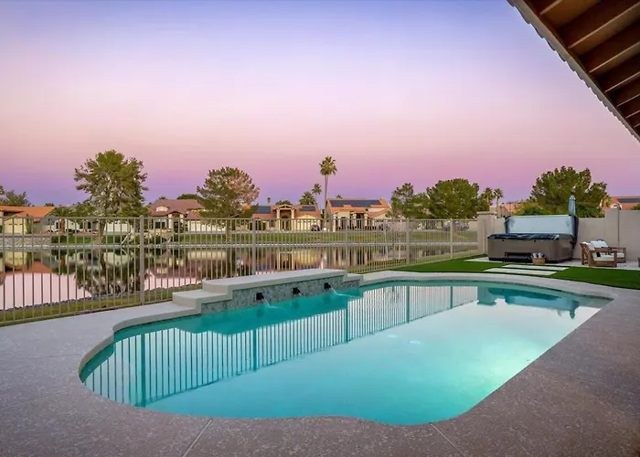 Ferienhaus Lakeside Views The Clubhouse At Arrowhead Pool Glendale