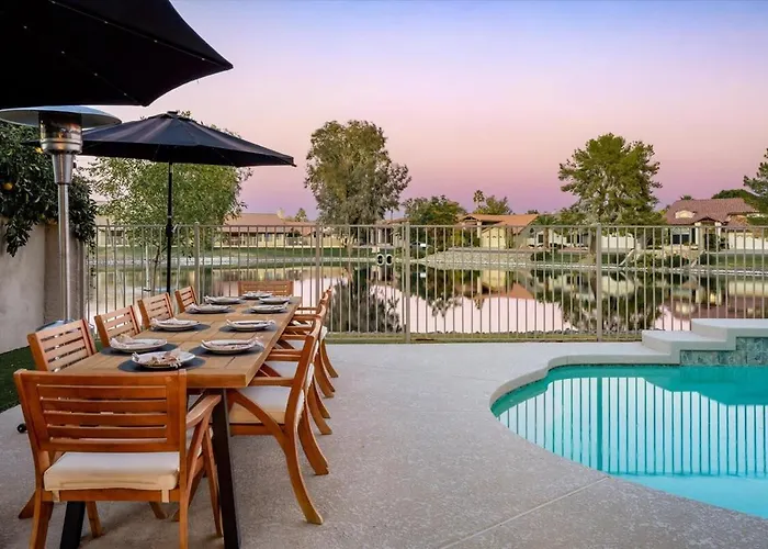Lakeside Views The Clubhouse At Arrowhead Pool *